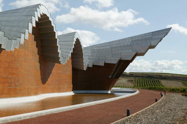 bodegas ysios (rioja alavesa).jpg