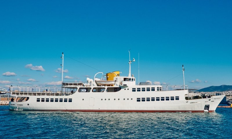 Barco a Vapor Ferry Neraida 2