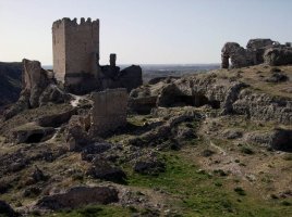 Castillo y pueblo de Oreja