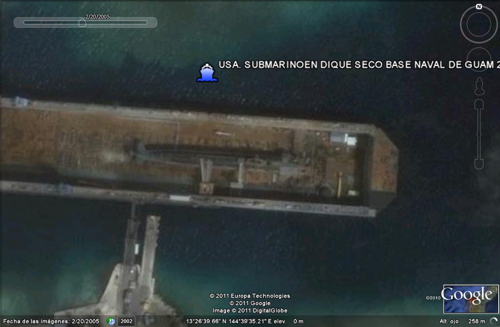 Submarino en dique seco - Guam 0