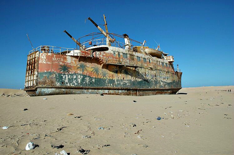 (Yaiza) Barco encallado, el Aaiun - Marruecos 1