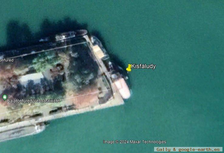 Kisfaludy Paddle Steamer, Hungría 1 - Aquamarina, barco de paletas, Rusia 🗺️ Foro General de Google Earth