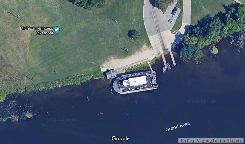 Michigan Princess Paddle Steamer, USA 1 - Becky Thatcher y Tom Sawyer, St. Louis, USA 🗺️ Foro General de Google Earth