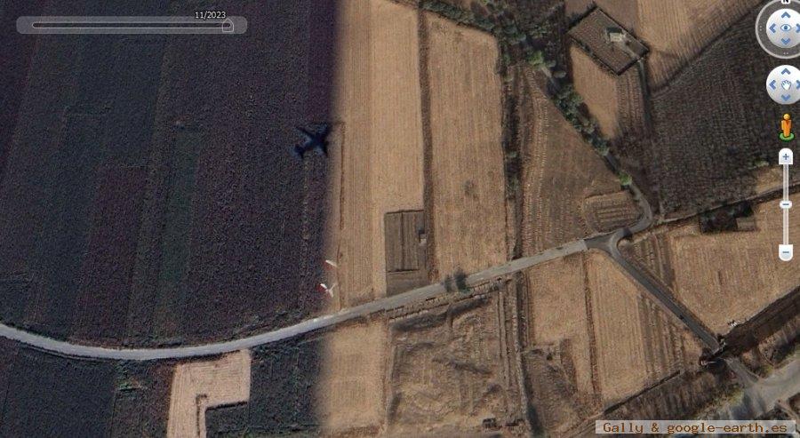 1/4 Avión aterrizando y otro Avión despegando 1 - Avión 2 en Chernaya Maza, Nizhni Nóvgorod, Rusia 🗺️ Foro General de Google Earth