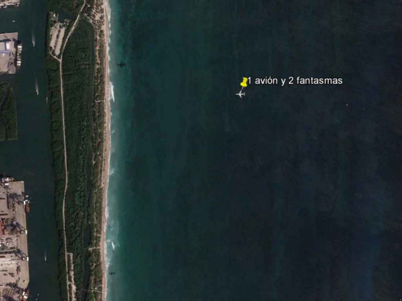 2 aviones en paralelo (Miami, Florida, USA) 0 - Avion Fantasma: sombra submarina - Sicilia 🗺️ Foro General de Google Earth