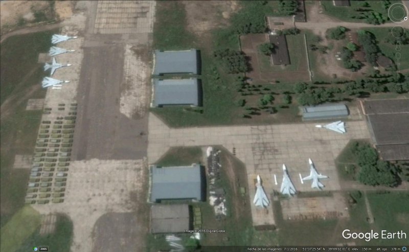 8 bombarderos SU-24 en Voronezh, Rusia 1 - F16 - Korat Air Base - Tailandia 🗺️ Foro Belico y Militar