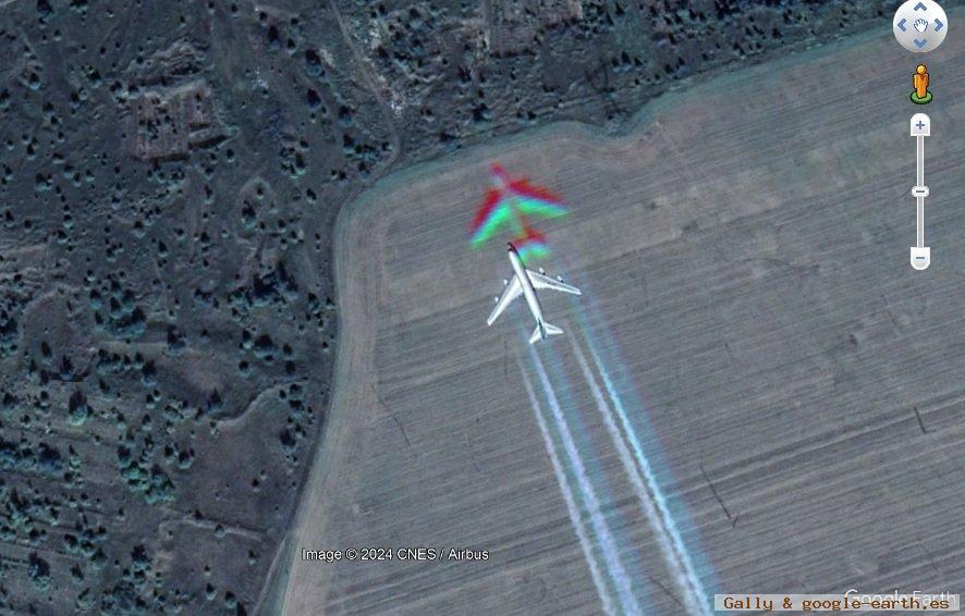 Avión 3 en Anoshkino, Óblast de Vorónezh, Rusia 1 - Medio Avión Volando!!! 🗺️ Foro General de Google Earth