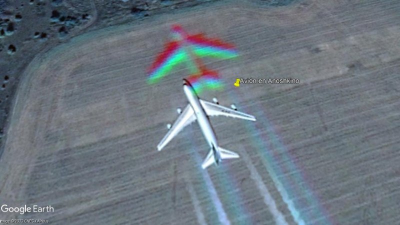 Avión en Anoshkino, Óblast de Vorónezh, Rusia 1 - Avión con estelas en Dubai 🗺️ Foro General de Google Earth