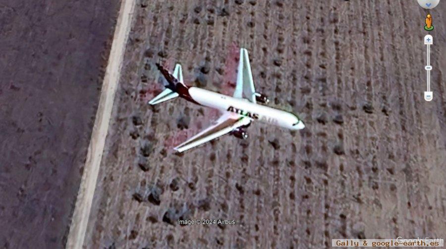 Avión Volando cerca de Catania, Italia 1 - 3 Aviones Volando en Estambul, Turquía 🗺️ Foro General de Google Earth