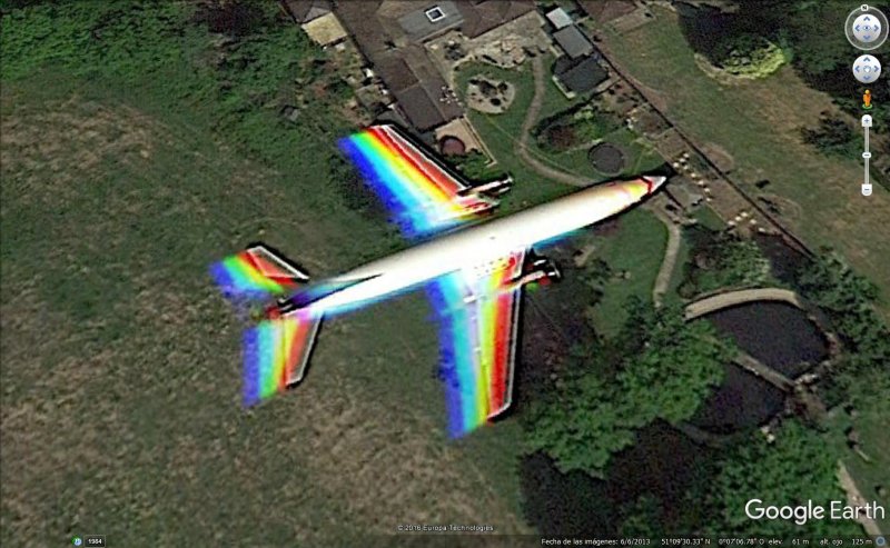 Avión con bellos colores volando al sur de Londres 1 - Par de aviones saliendo de Los Angeles 🗺️ Foro General de Google Earth