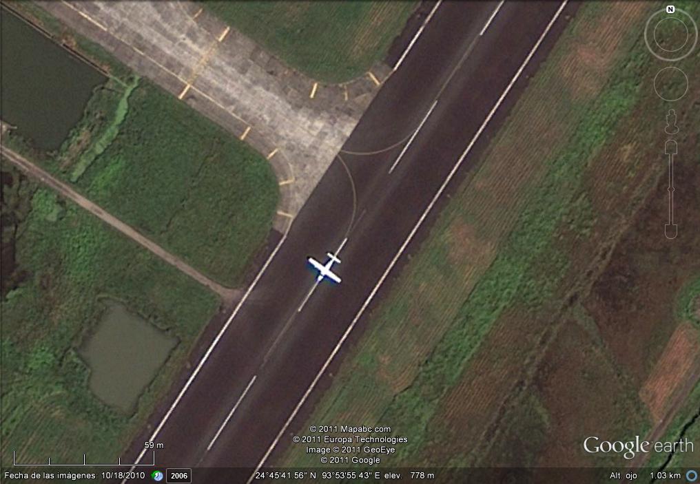 Avioneta despegando en Imphal -Manipur- India 1 - Avion escondido en un bosque 🗺️ Foro General de Google Earth