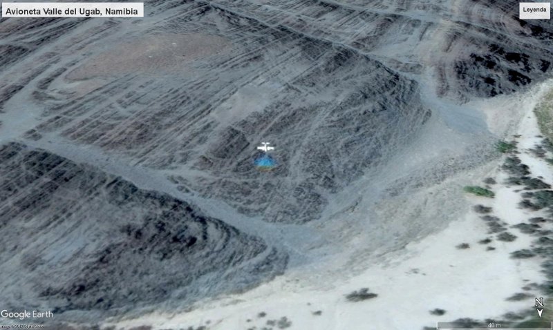 Avioneta volando sobre el valle del Ungab, Namibia 1 - Pequeña avioneta volando bajo cerca de Varsovia 🗺️ Foro General de Google Earth