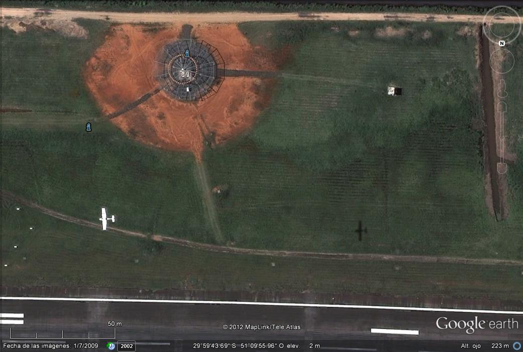 Avioneta y su sombra - Porto Alegre 1 - Grupo de avionetas de radiocontrol en pista 🗺️ Foro General de Google Earth