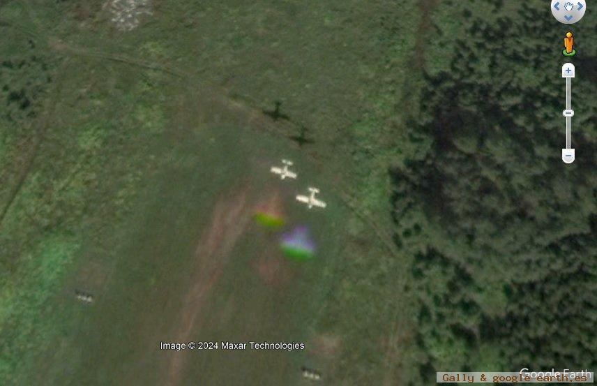 Avionetas volando en aeródromo FINAM 1 - Avioneta en Belgrado, Serbia 🗺️ Foro General de Google Earth