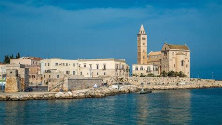 Puerto de Bari, Apulia, Italia 0