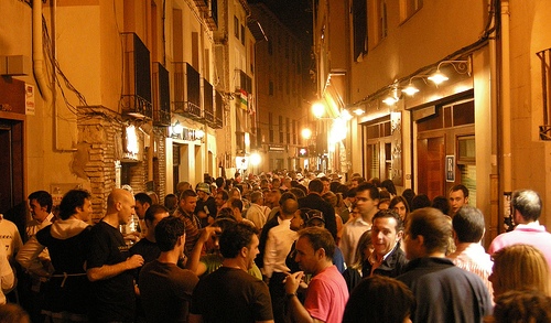 Puerta y murallas del Revellin