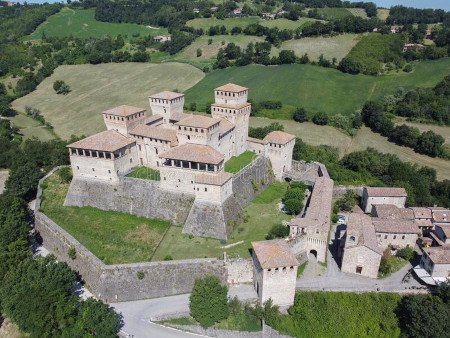 Castillo de Torrechiara, Torrechiara, Italia 0