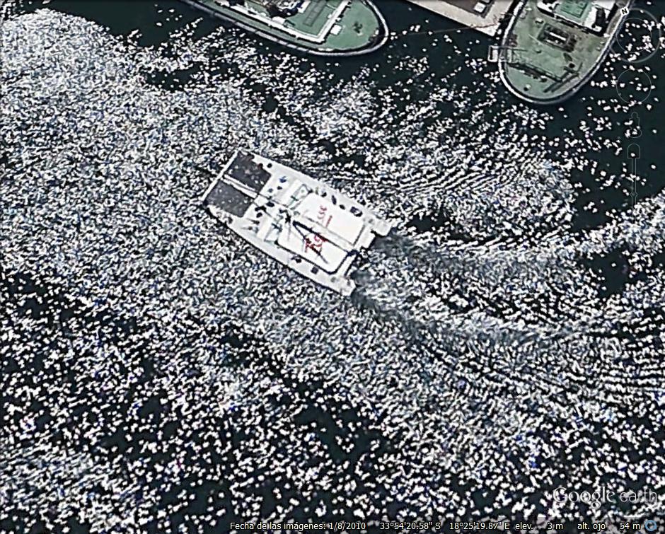 Cartel sobre un catamaran 0 - Kitakyushu -Japon 🗺️ Foro General de Google Earth