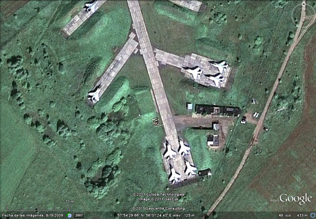 Base de Bolshoye Savino - Rusia. 1 - Aviones Militares y de Guerra