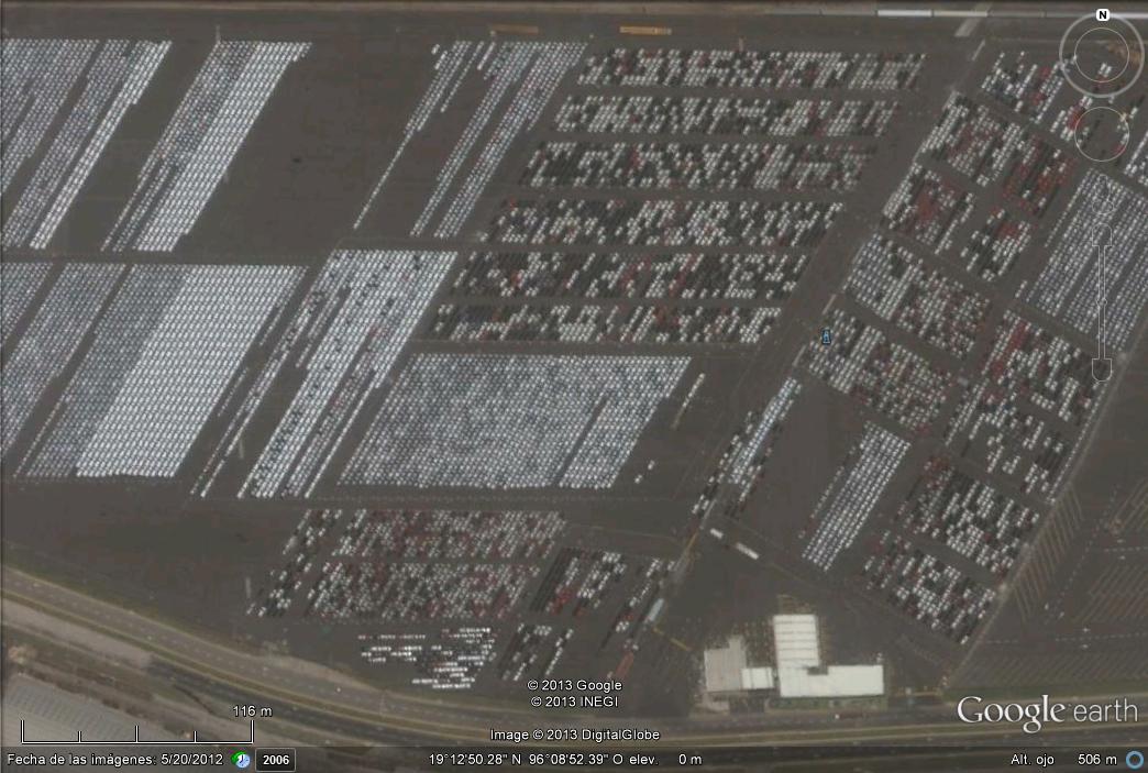 Vehiculos esperando en el CPV de Veracruz 1 - VW EMDEM UNO DE LOS TRES MAS IMPORTANTES DE EUROPA 🗺️ Foro General de Google Earth