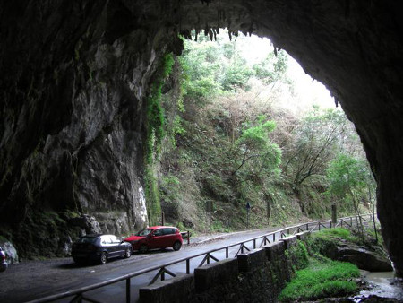 Cuevas del Agua, Ribadesella, Asturias 1