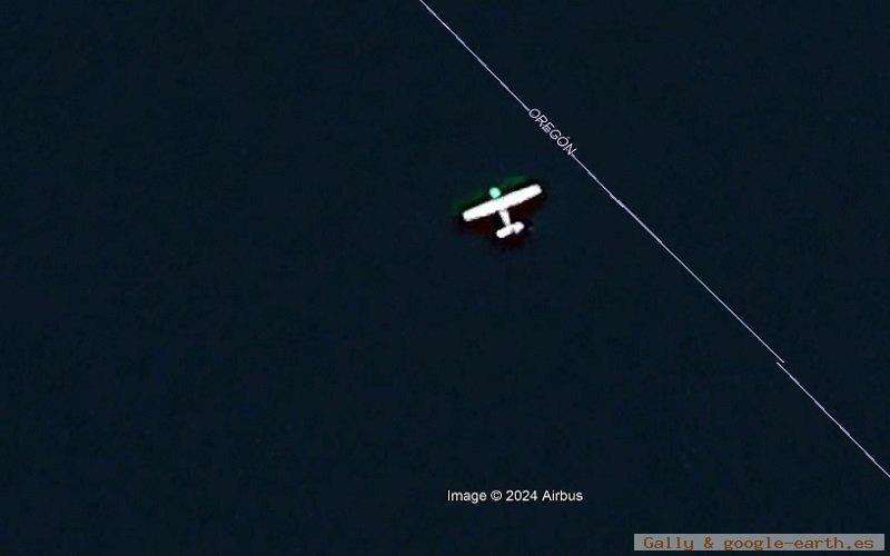 Avioneta en Deer Island, Oregón, USA 1 - Avioneta en Belgrado, Serbia 🗺️ Foro General de Google Earth