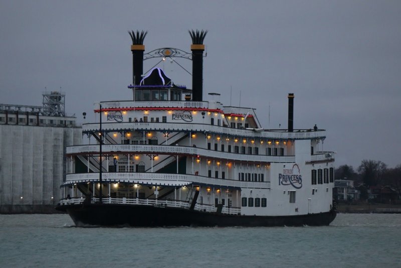 Detroit Princess Paddle Steamer, USA 2 - St Charles PaddleWheel Riverboats - USA 🗺️ Foro General de Google Earth