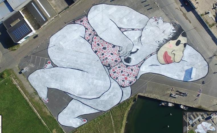 Figura gigante junto a Fort Napoleon en Ostende, Bélgica 2