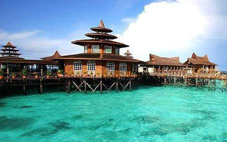 hotel Dragon Inn Floating Resort, Malasia 1