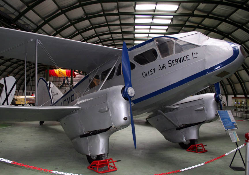 Dragon Rapide - Museo del Aire en Base aérea de Cuatro Vientos, Madrid