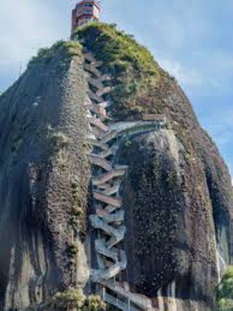 El Peñon de Guatapé, Antioquia, Colombia 0