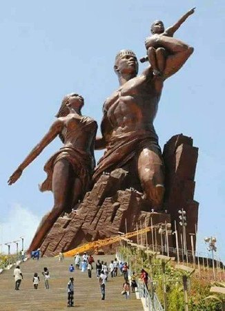 Estatua de Ochosi, Ouakam, Dakar, Senegal 🗺️ Foro África 0