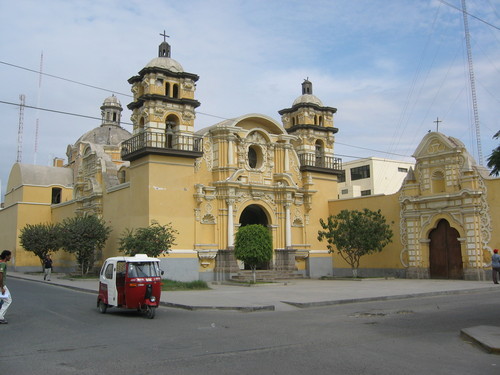 IGLESIA DE SAN CLEMENTE - Terremoto de Pisco - Peru