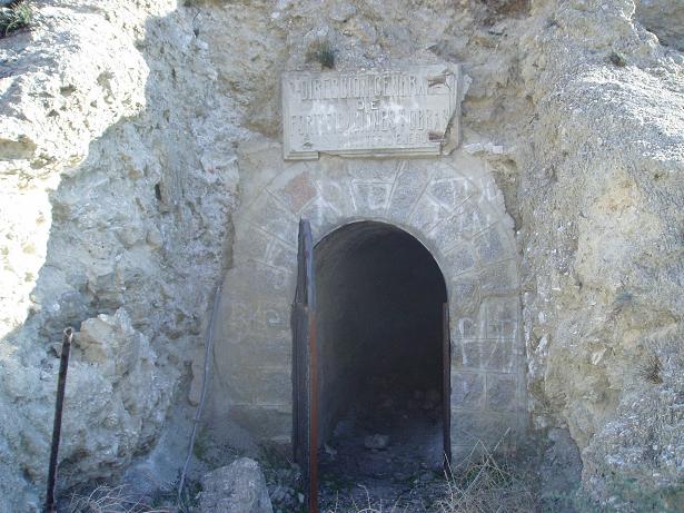 Foto de la entrada al bunker subterráneo - Defensas de Madrid en la Guerra Civil