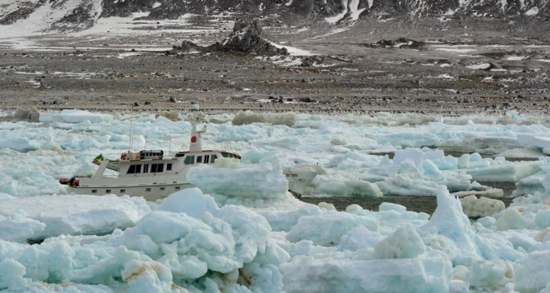 Aquí cuando está rodeado de hielo - Barco Mar Sem Fim hundido en la Antártida 🗺️ Foro General de Google Earth