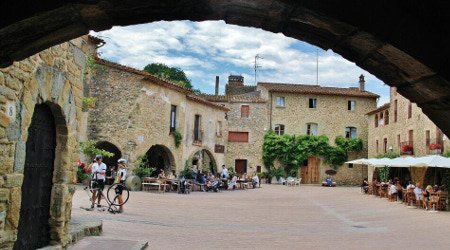 Monells, Girona, Catalunya 0