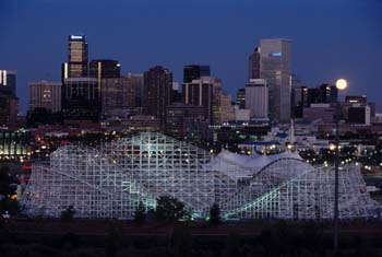 Montaña rusa en Denver