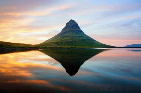 Monte Kirkjufell, Islandia 0