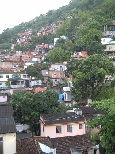 La conflictiva favela "Morro dos macacos" - Guerra en la fabela.