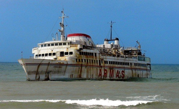 MS Assalama, Volcán de Tenagua, Ciudad de la laguna 2 - USS Harnett County 🗺️ Foro General de Google Earth