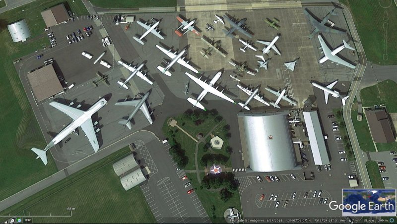 Air Mobility Command Museum - Dover, USA 1 - Colección de aviones al aire libre: Museos, Exposiciones...