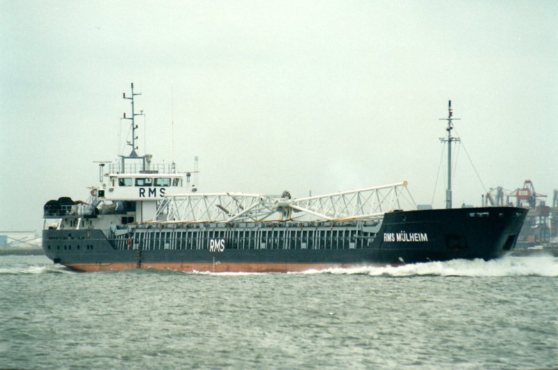 MV RMS Mulheim encallado 2 - M/S Al Mansur, el yate de Saddam Hussein 🗺️ Foro General de Google Earth