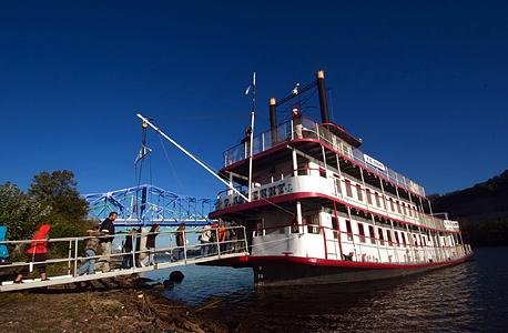 PA Denny paddle Steamer, USA 0