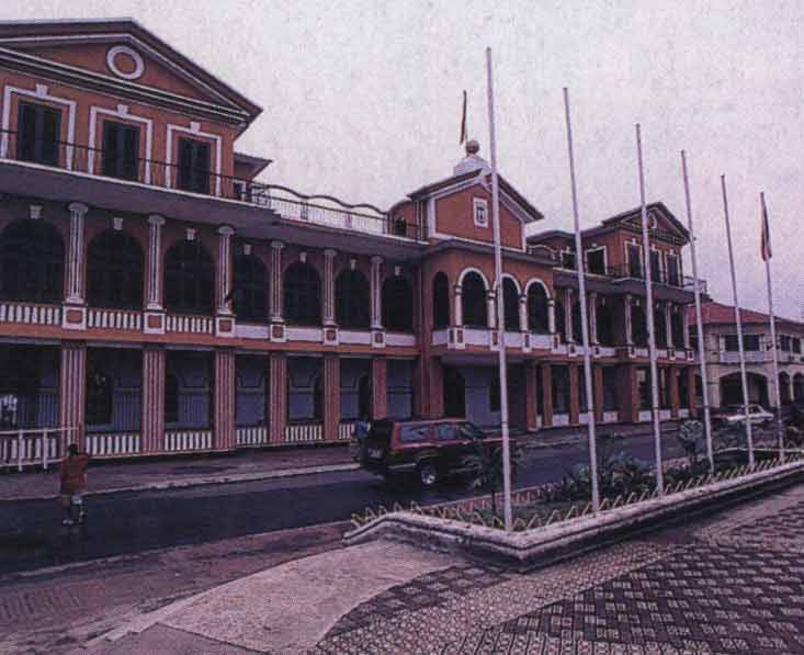 Palacio del Gobernador Español en Malabo - Guinea Ecuatorial 1