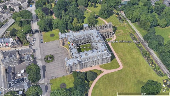 Isabel II en el Palacio de Holyroodhouse, Edimburgo, UK 2