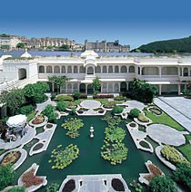 Palacio Jag Niwas; Rajasthan, India 1