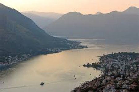 Paso a Kotor, Herceg Novi, Montenegro 0