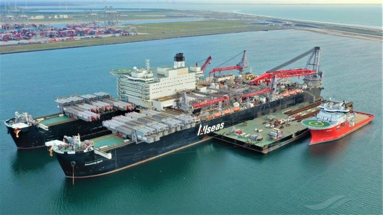 Pioneering Spirit, el gigante de los océanos 2 - BARCO KOMMUNA O KOMMYHA SHIP 🗺️ Foro General de Google Earth