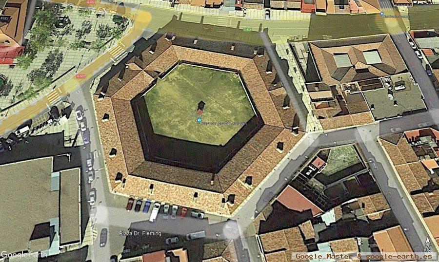 Plaza de toros hexagonal de Almadén, Ciudad Real 1 - ¿Quién dijo que las plazas de toros eran redondas?
