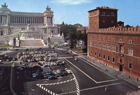 Plaza de Venezia, Roma, Italia 🗺️ Foro Europa 0